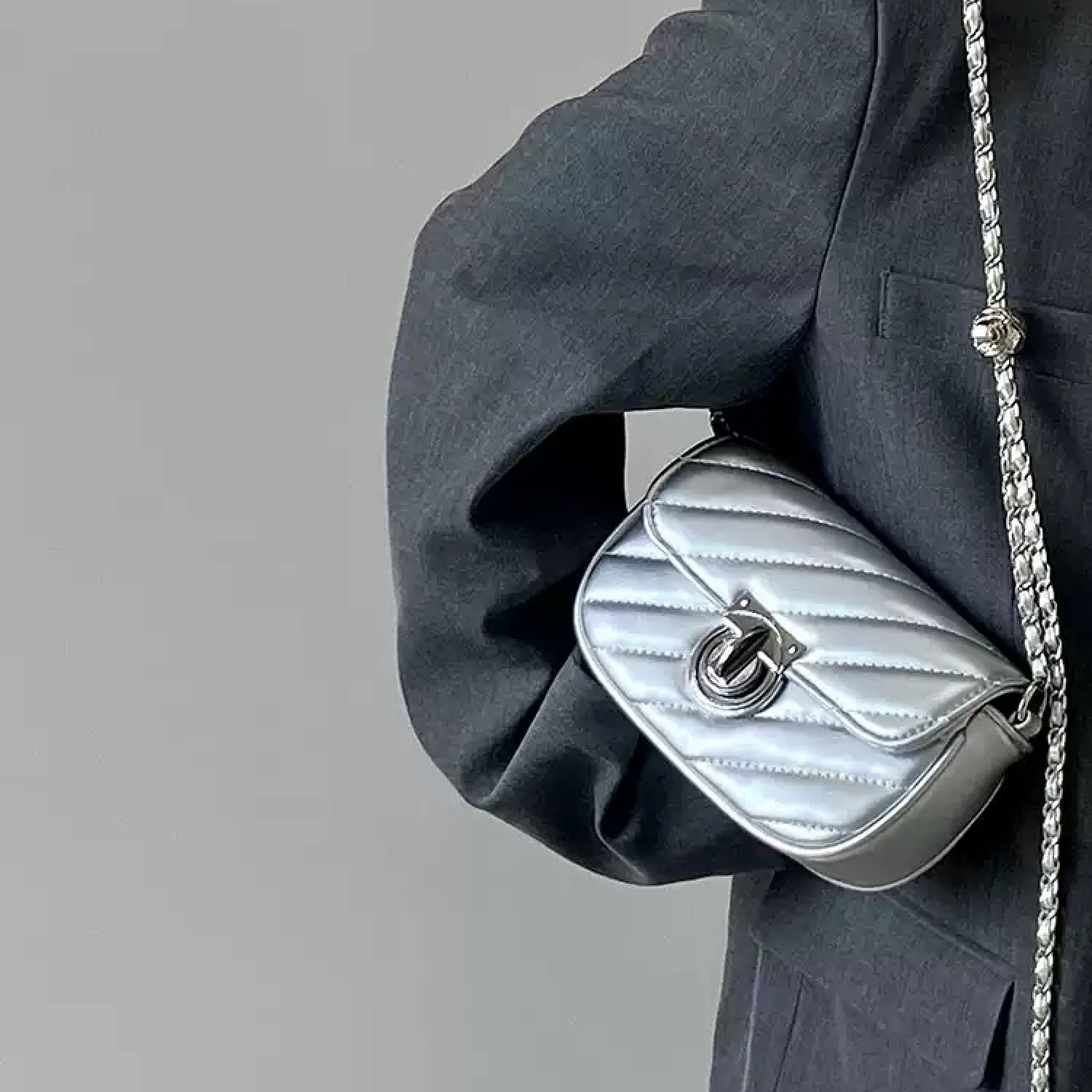 Lock Closure Chain Silver Crossbody Small Square Bag BG0009