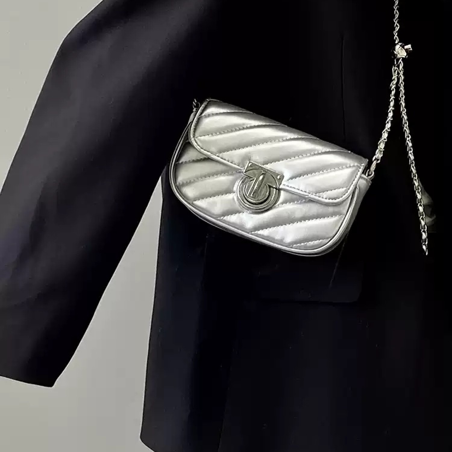 Lock Closure Chain Silver Crossbody Small Square Bag BG0009