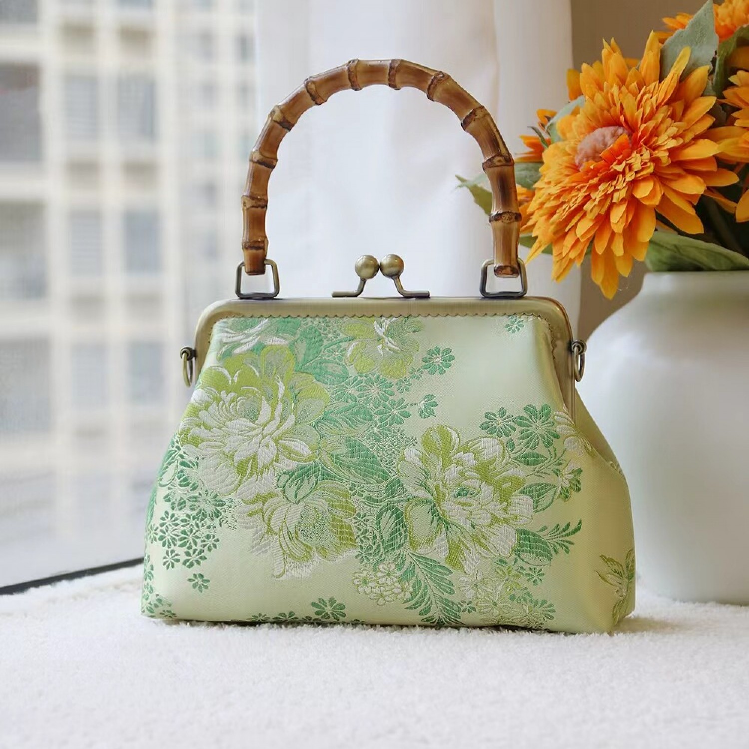 Ethnic-Style Retro Handcrafted Chinese Handbag with Bamboo-Joint Handles BG0011