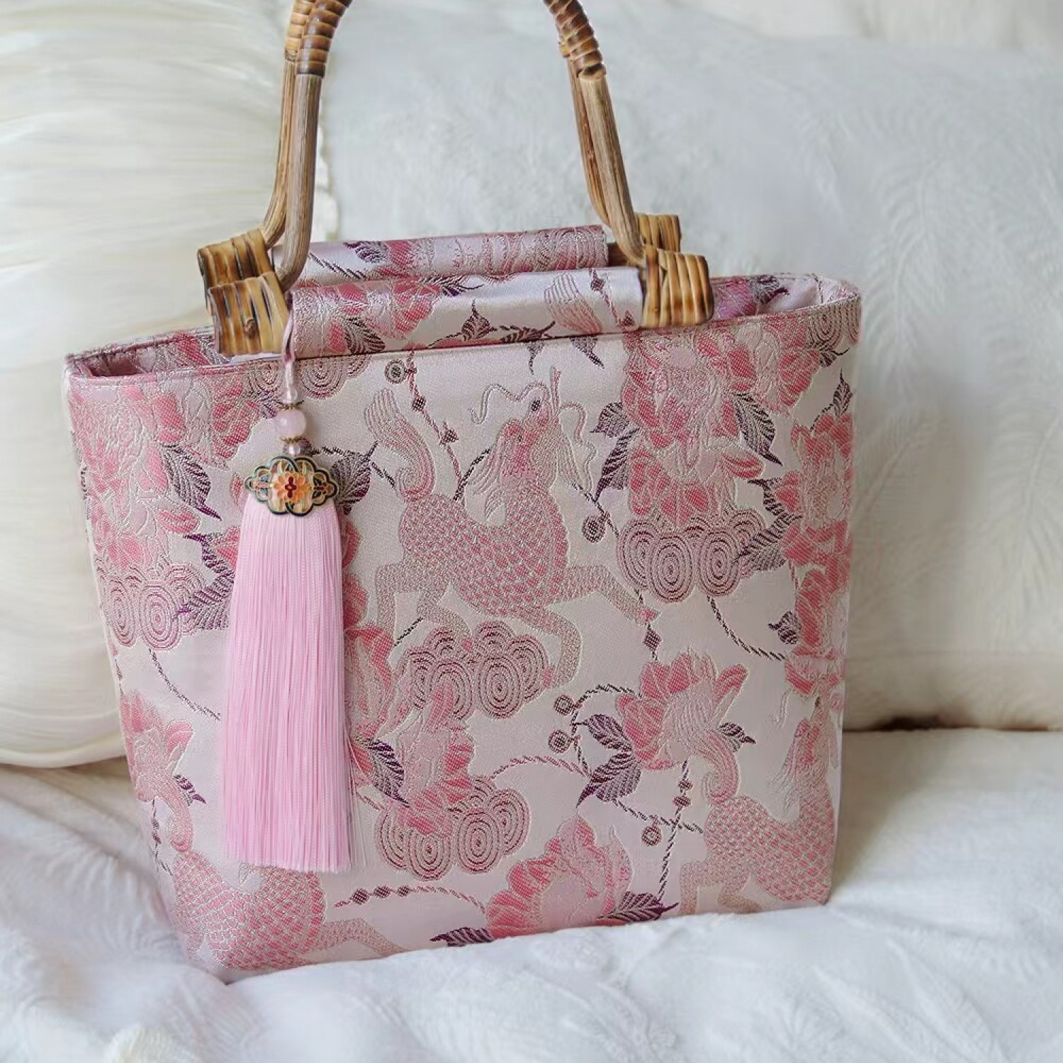 Ethnic-Style Retro Handcrafted Chinese Handbag with Bamboo-Joint Handles BG0015